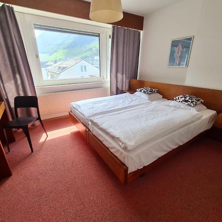 Hotel De La Poste Martigny - City Center ภายนอก รูปภาพ