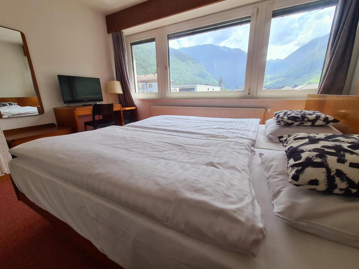 Hotel De La Poste Martigny - City Center ภายนอก รูปภาพ