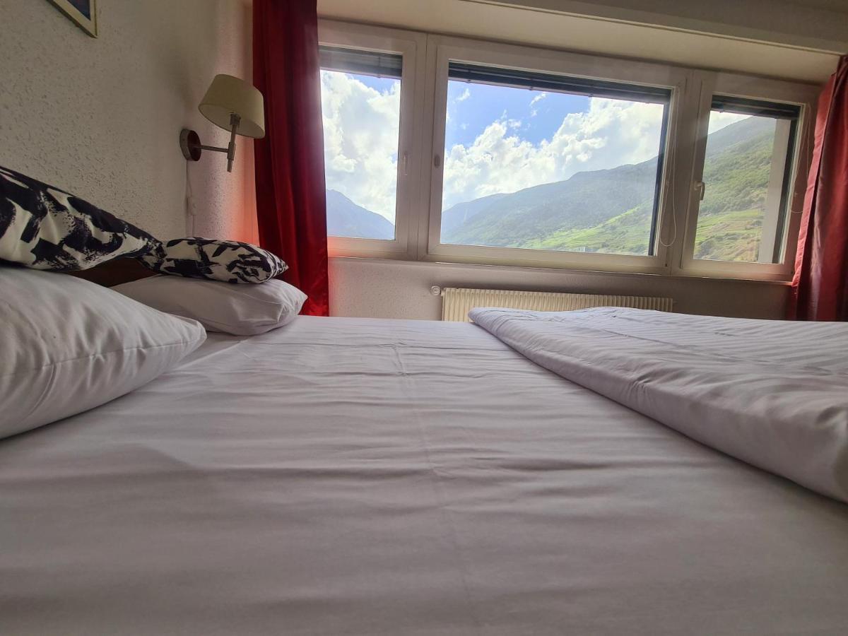 Hotel De La Poste Martigny - City Center ภายนอก รูปภาพ