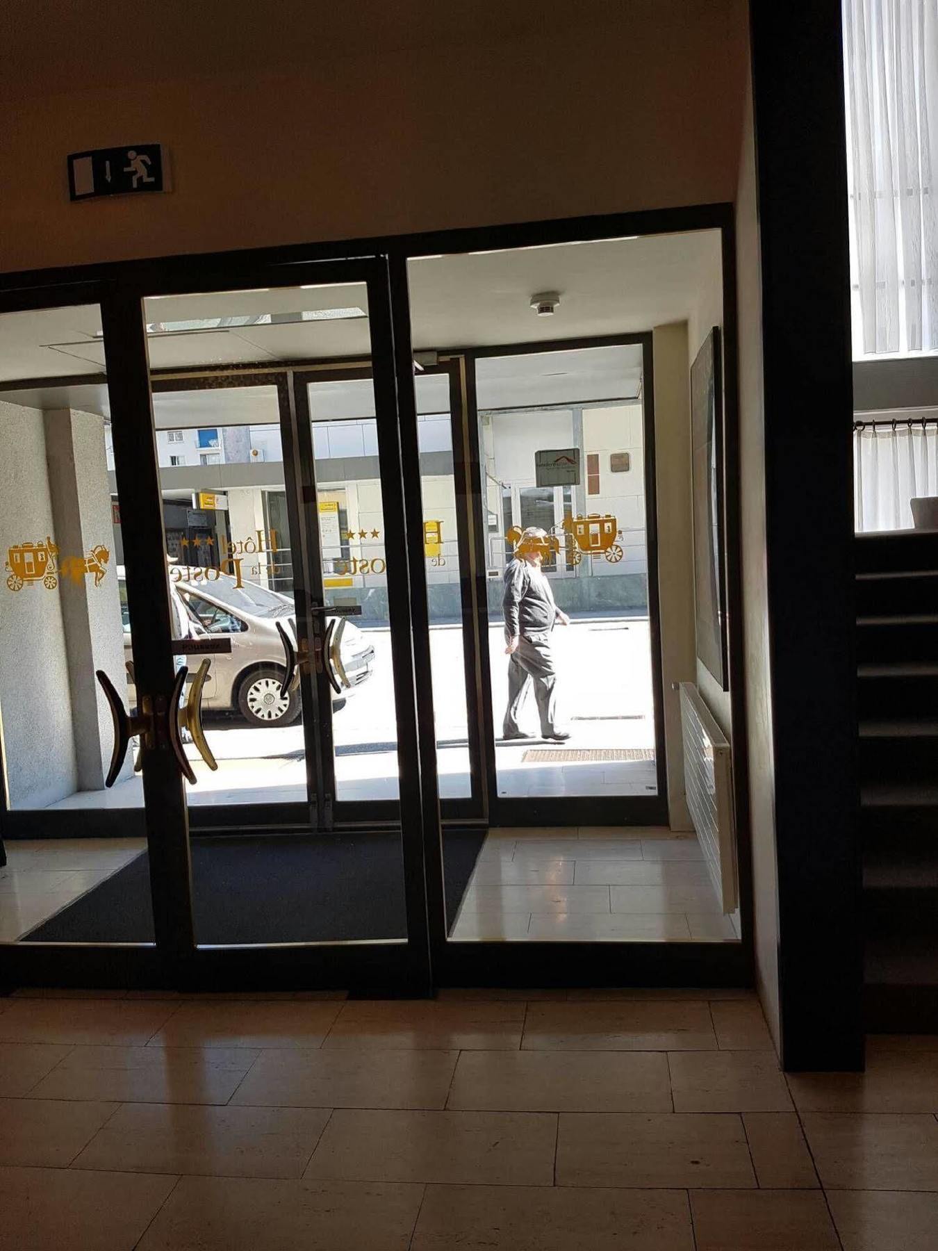 Hotel De La Poste Martigny - City Center ภายนอก รูปภาพ